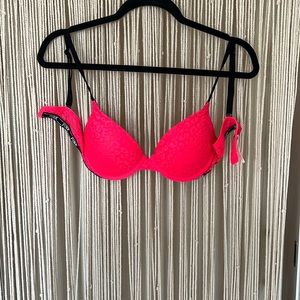 Victoria’s Secret PINK leopard bra